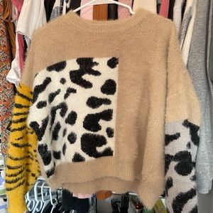 SWEATER WITH ANIMAL PRINT
